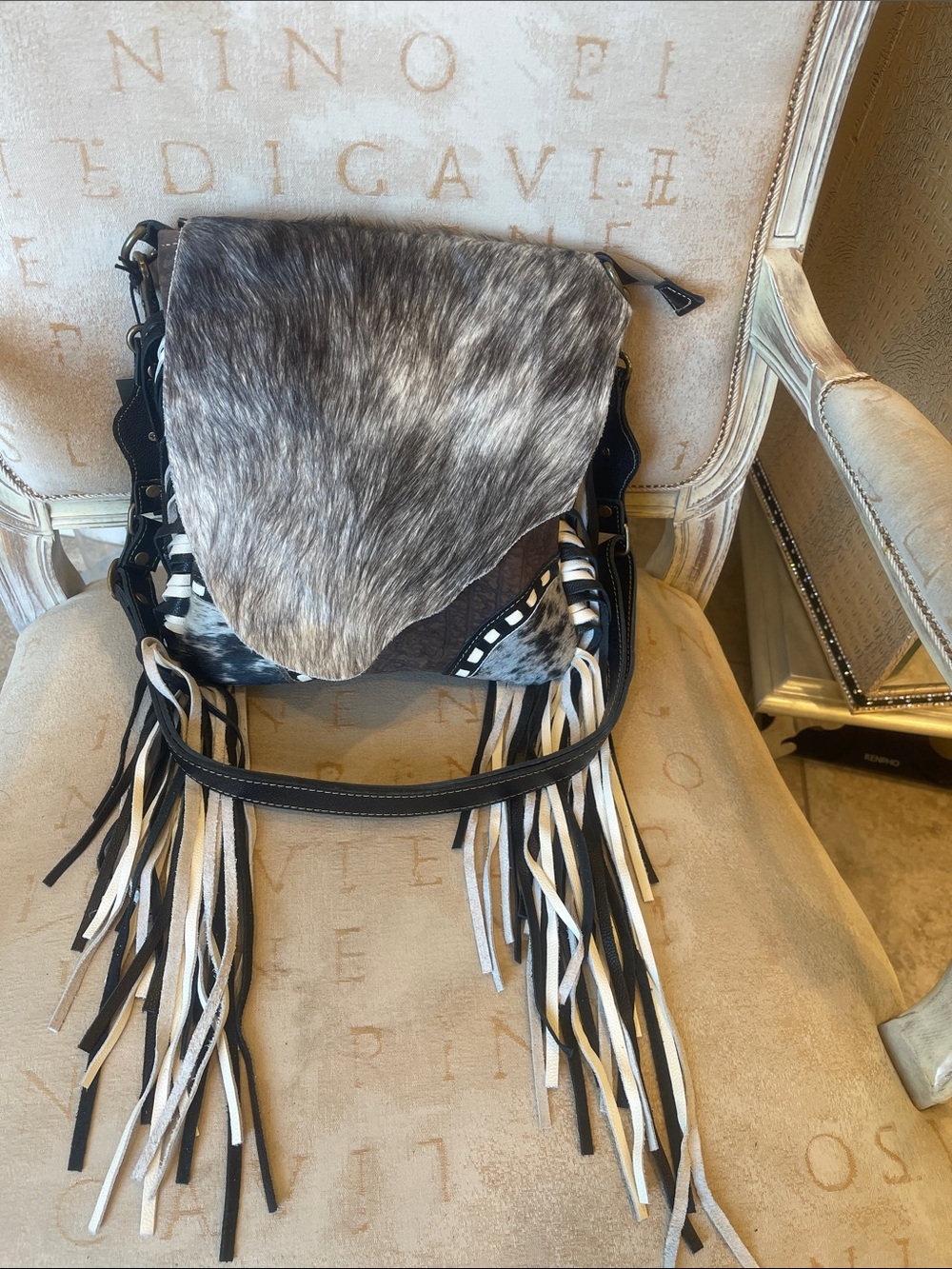 Myra-Corral Tempo Fringed
Concealed Carry Bag - Picture 2 of 5